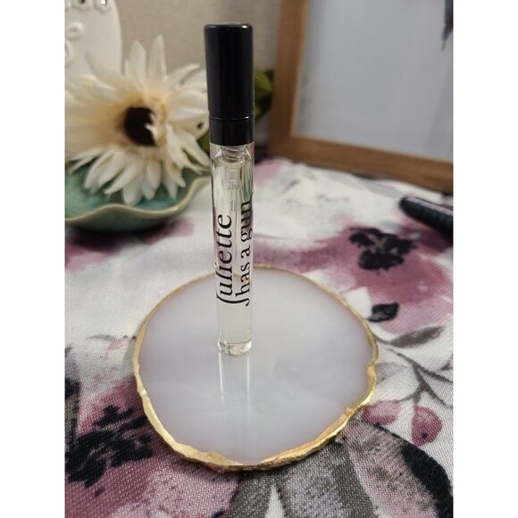 Juliette Has A Gun Not A Perfume Travel Spray – Hypoallergenic Musk Scent - Picture 2 of 4